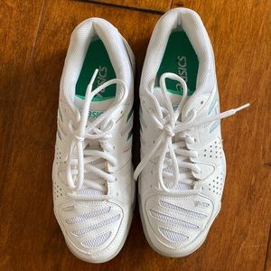 Oasics 6.5 tennis pickle ball shoes